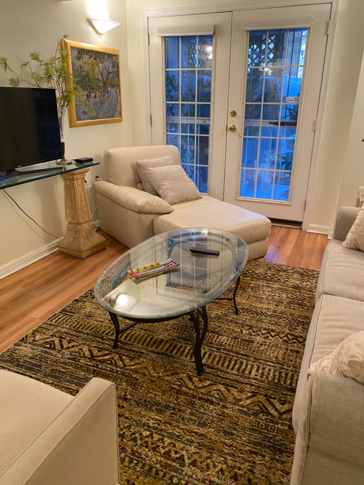 Beautiful one bedroom, in upscale neighborhood. - Photo 8