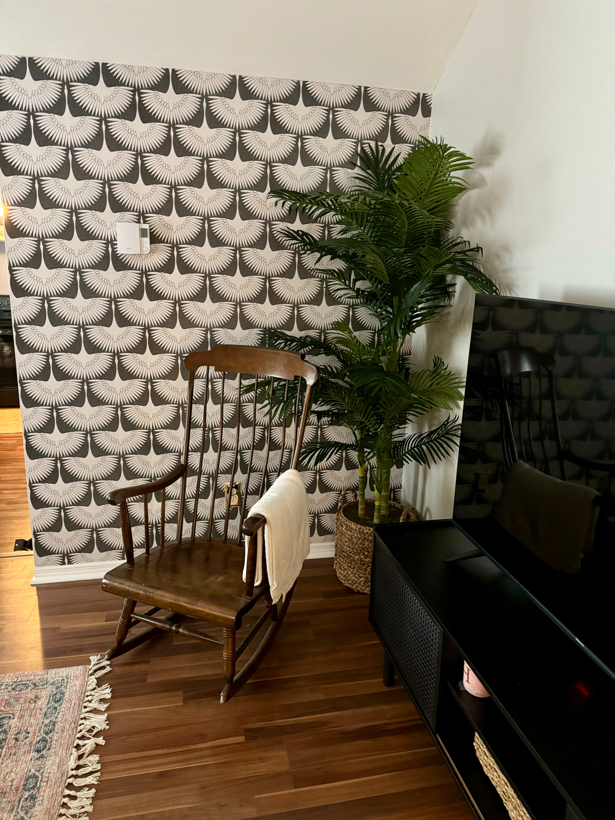 Adorable and Stylish Midtown Kingston Apartment - Photo 4