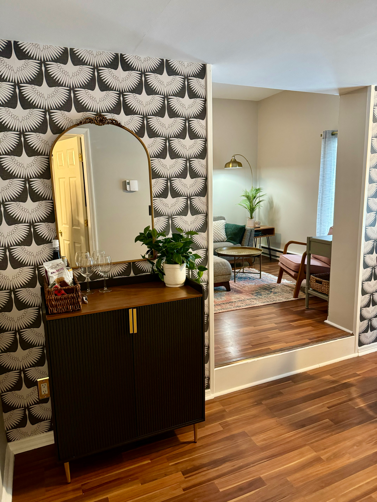 Adorable and Stylish Midtown Kingston Apartment - Photo 7
