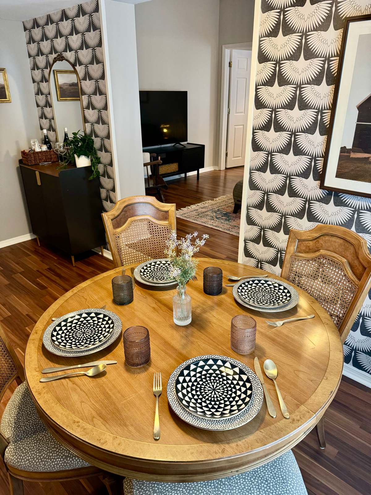 Adorable and Stylish Midtown Kingston Apartment - Photo 10