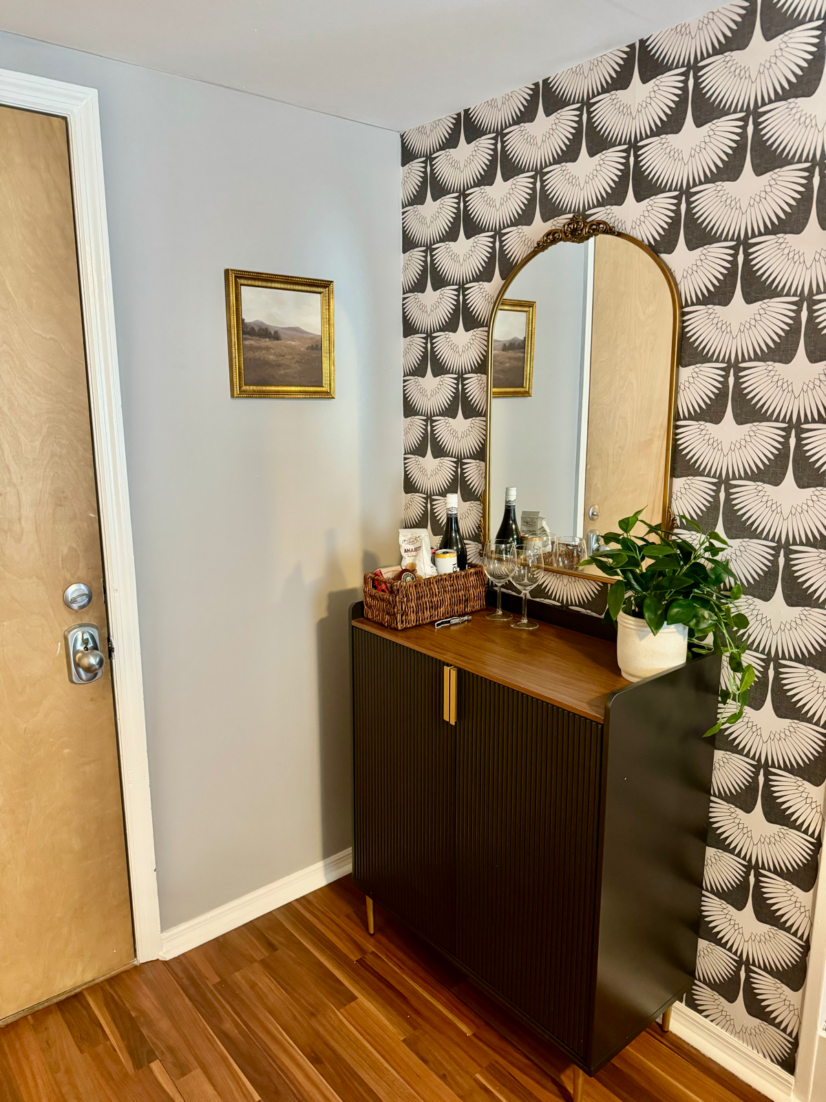 Adorable and Stylish Midtown Kingston Apartment - Photo 8