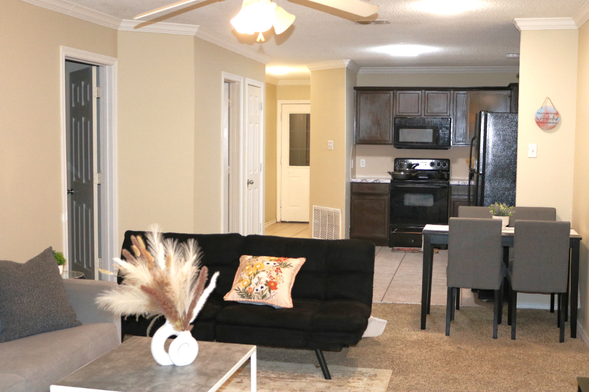 3BEDS/3BATHS BIG BACKYARD ALL INCLUDED -LOCATION 608-617 N Elkhart avenue - Photo 6