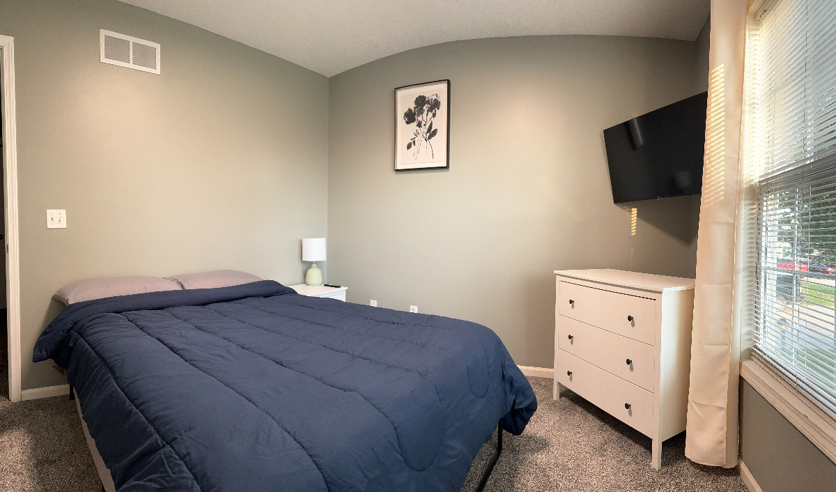 Cozy Spare Bedroom