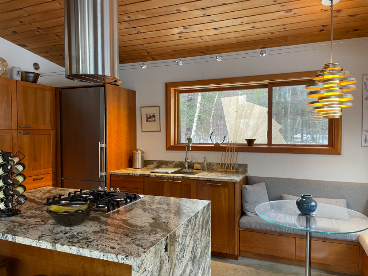 Beautiful 3 bedroom/2 bath modern cabin. Secluded yet close to town - Photo 3