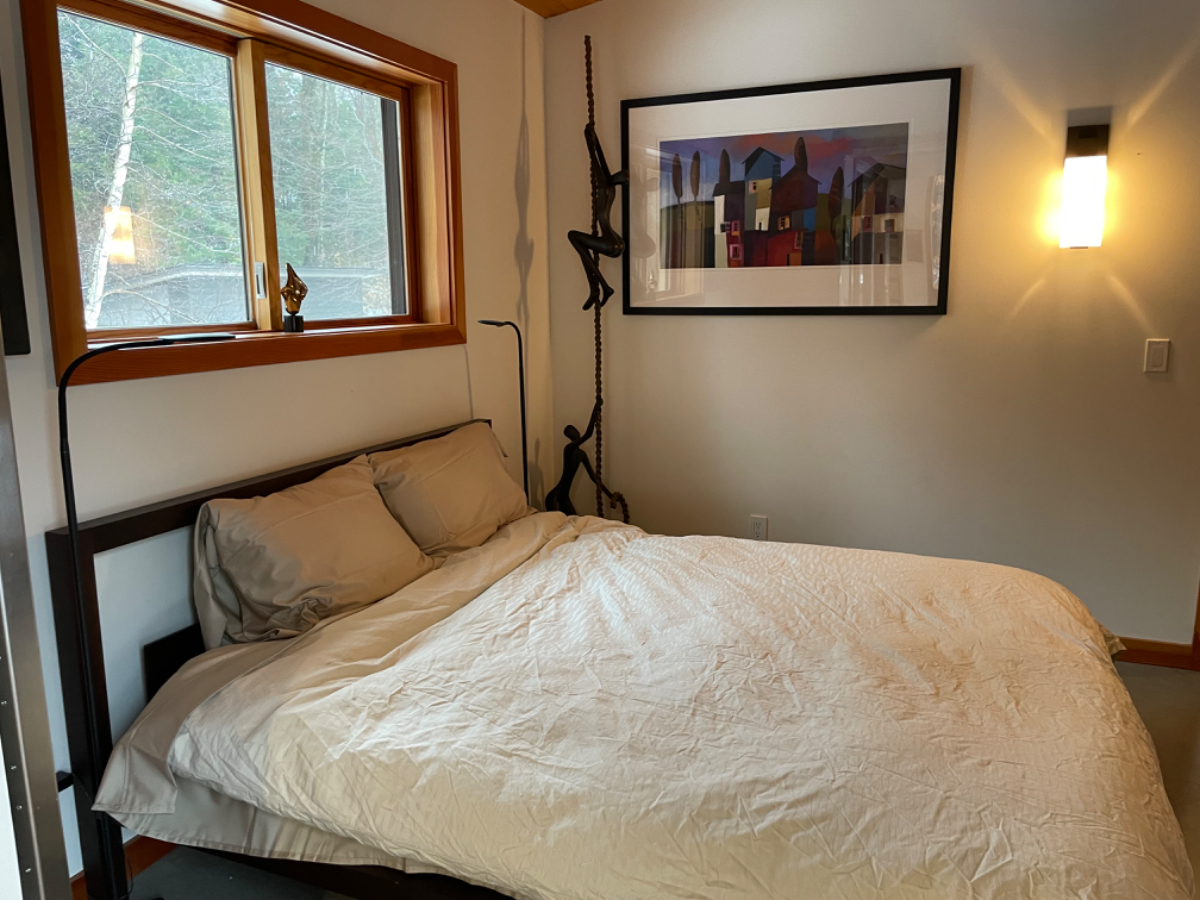 Beautiful 3 bedroom/2 bath modern cabin. Secluded yet close to town - Photo 8