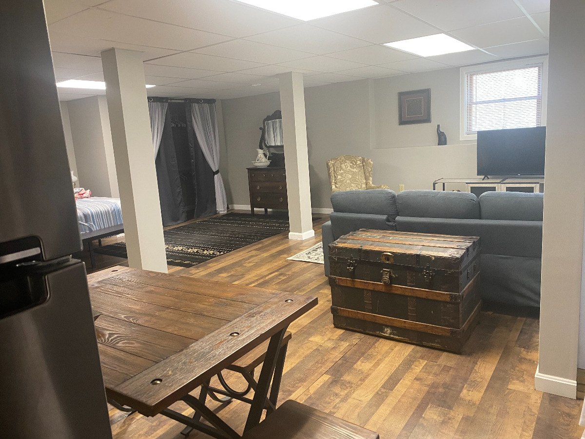Large Studio with Quiet Country Living - Photo 5