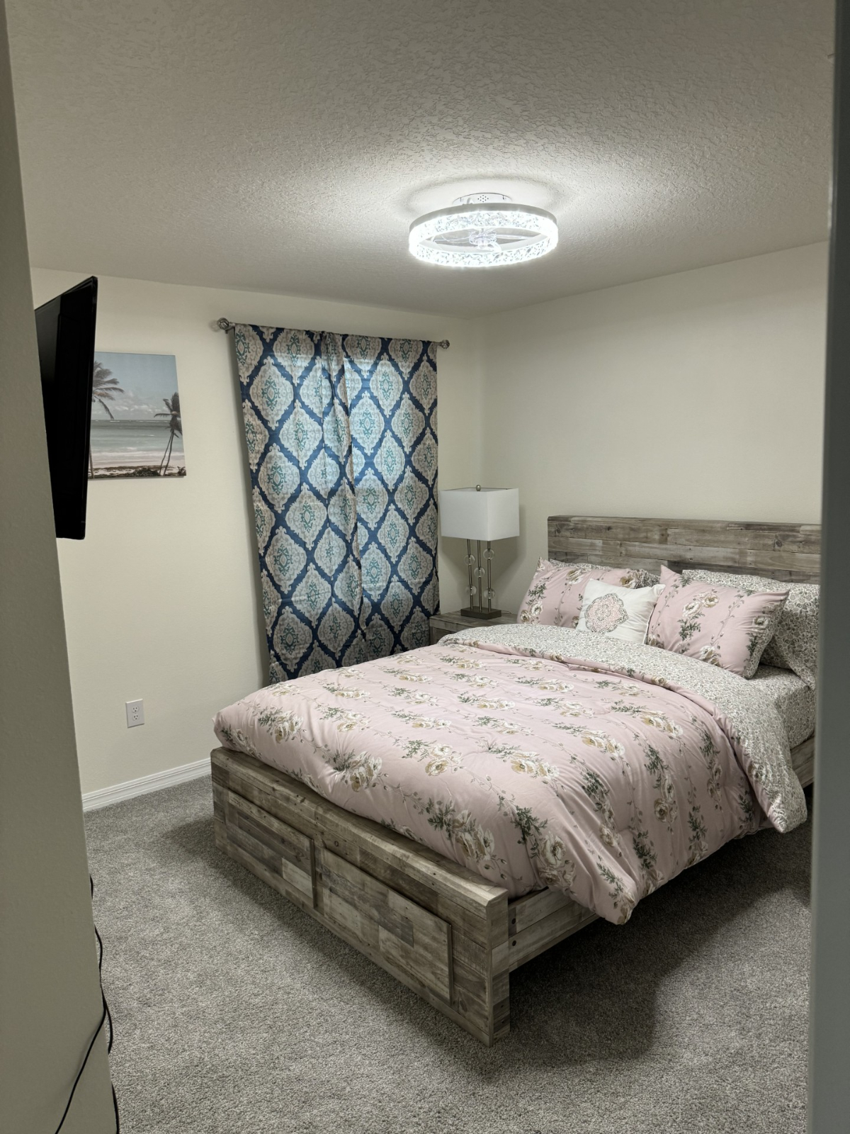 Modern and Serene Smart Home in Palmetto, Florida - Fully Furnished Rooms and Great location Await - Photo 10