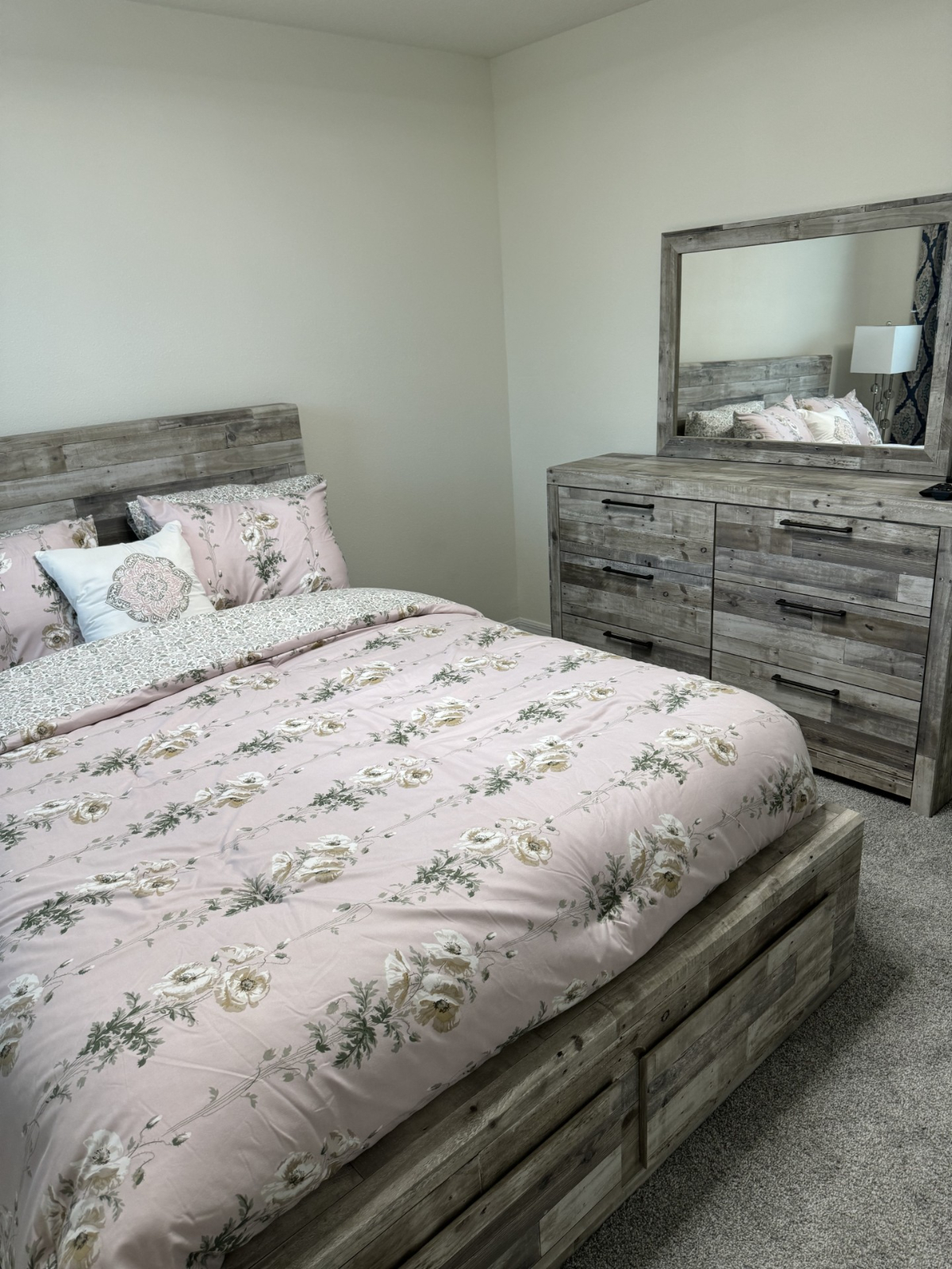 Modern and Serene Smart Home in Palmetto, Florida - Fully Furnished Rooms and Great location Await - Photo 8