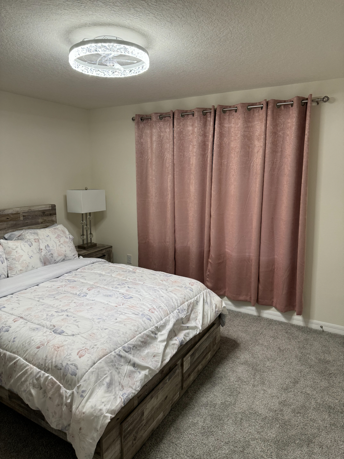 Modern and Serene Smart Home in Palmetto, Florida - Fully Furnished Rooms and Great location Await - Photo 9