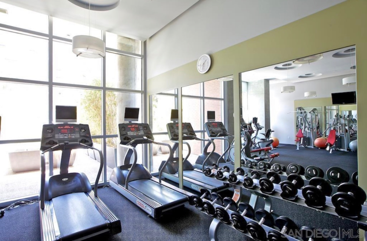 Unmatched city views-Gaslamp condo - Photo 2