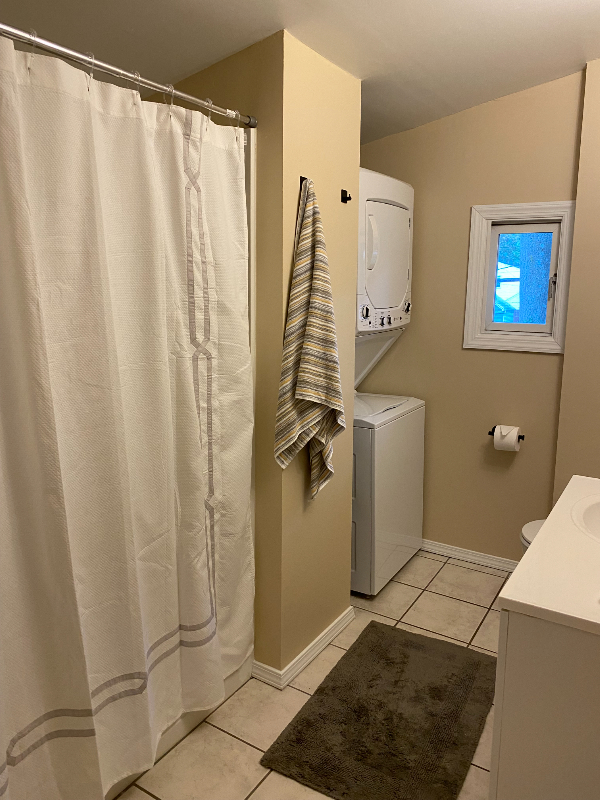 Perfect home for Single Traveler in Rochester - Photo 11