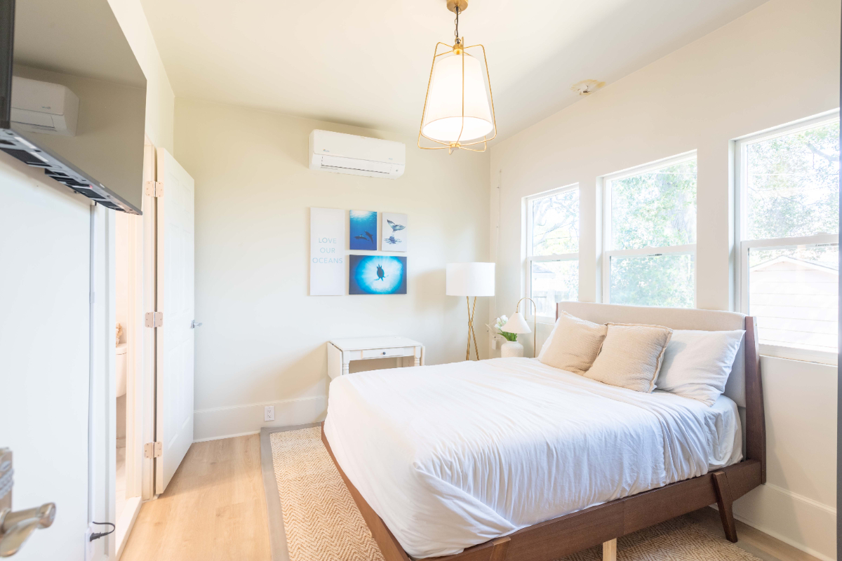 0.3 Mile from UCD Medical Center-Perfect for Med Students Room 1 - Photo 5