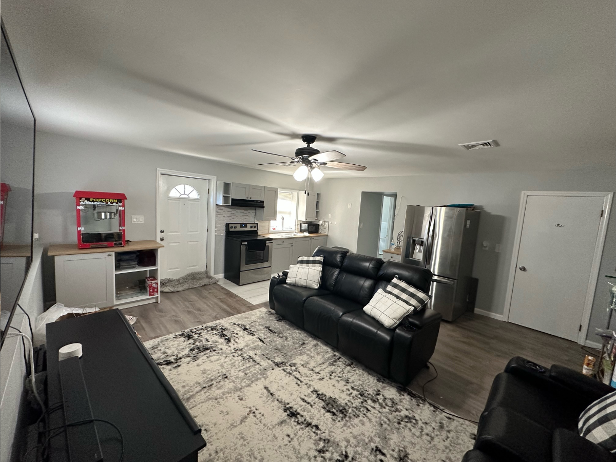 One Bedroom Apartment with 85 IN' TV - Photo 3