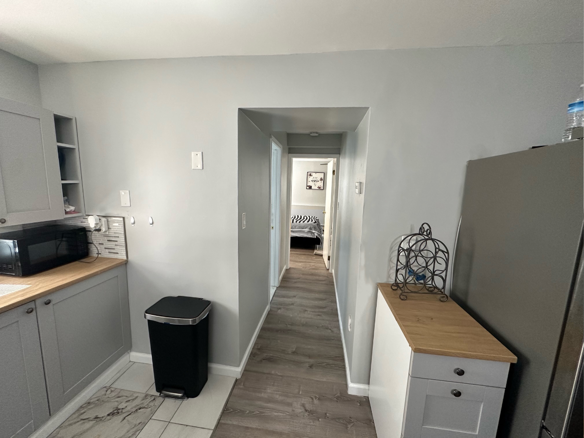 One Bedroom Apartment with 85 IN' TV - Photo 4