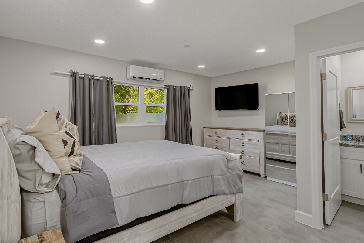 Park Bliss Unit 2. Private en-suite