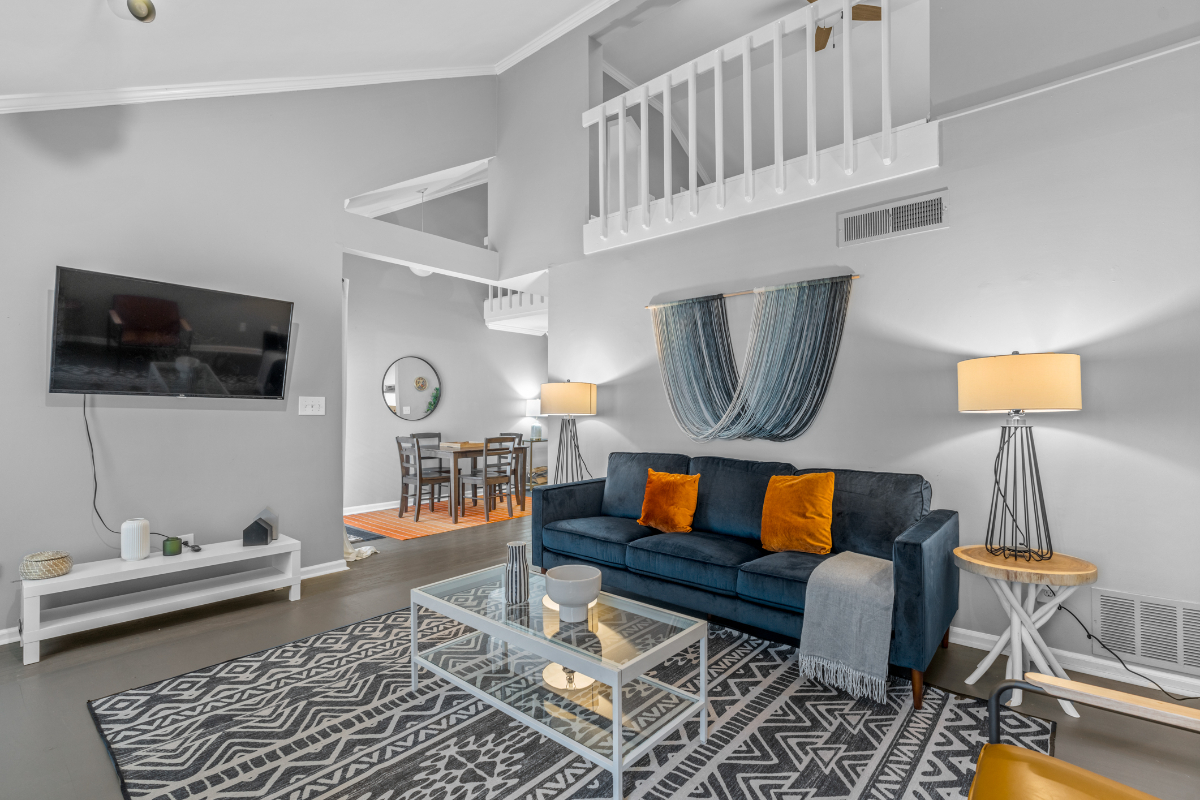 Juniper St 2x1 - Loft Style Condo
