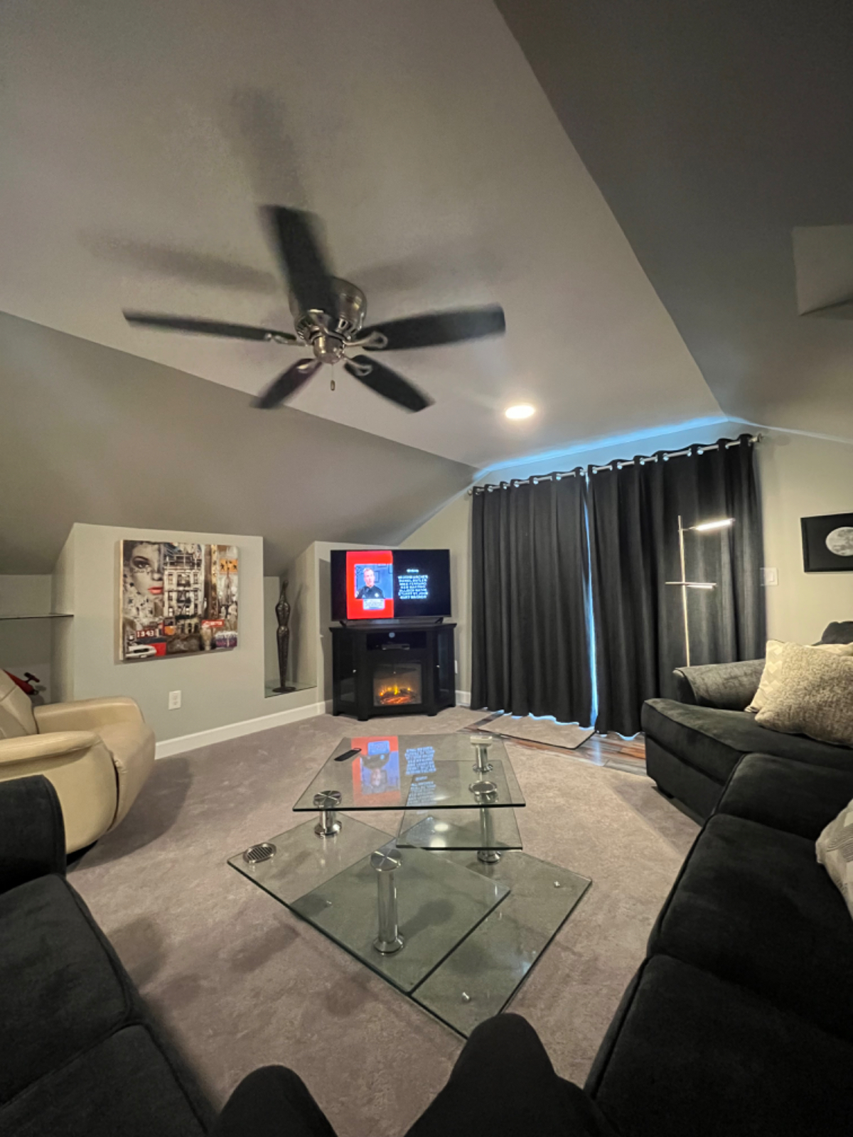 Amazing studio in executive home - Photo 8