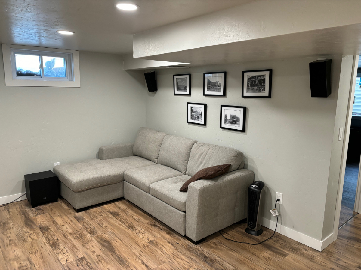 Basement Apartment in Old Colorado City - Photo 4