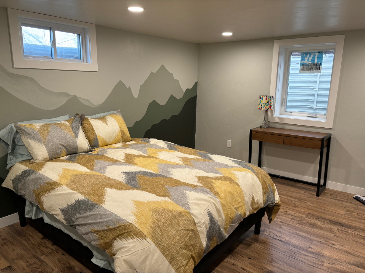 Basement Apartment in Old Colorado City - Photo 6