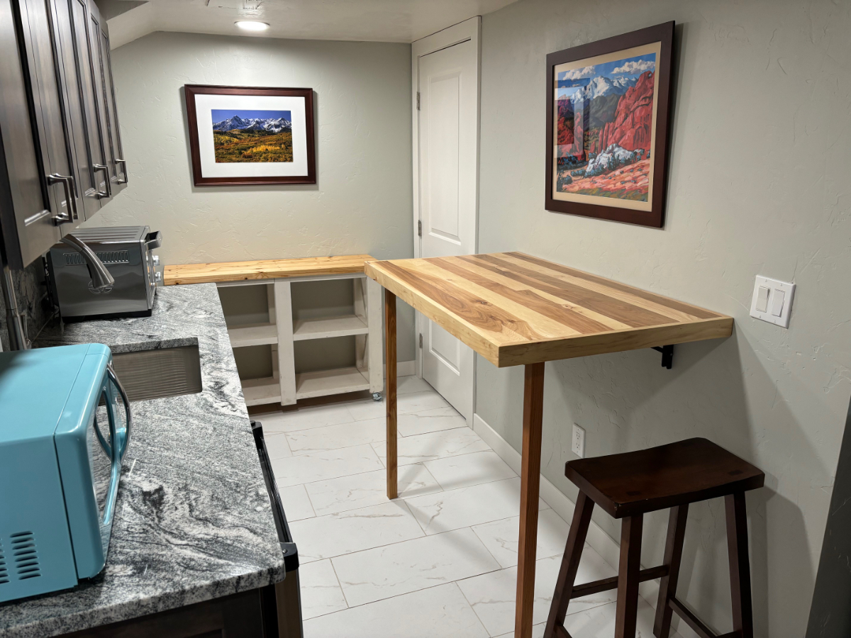 Basement Apartment in Old Colorado City