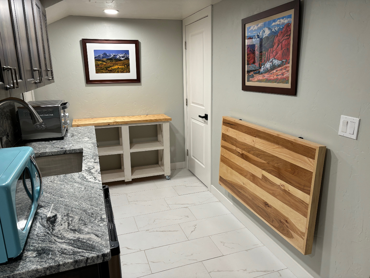Basement Apartment in Old Colorado City - Photo 2