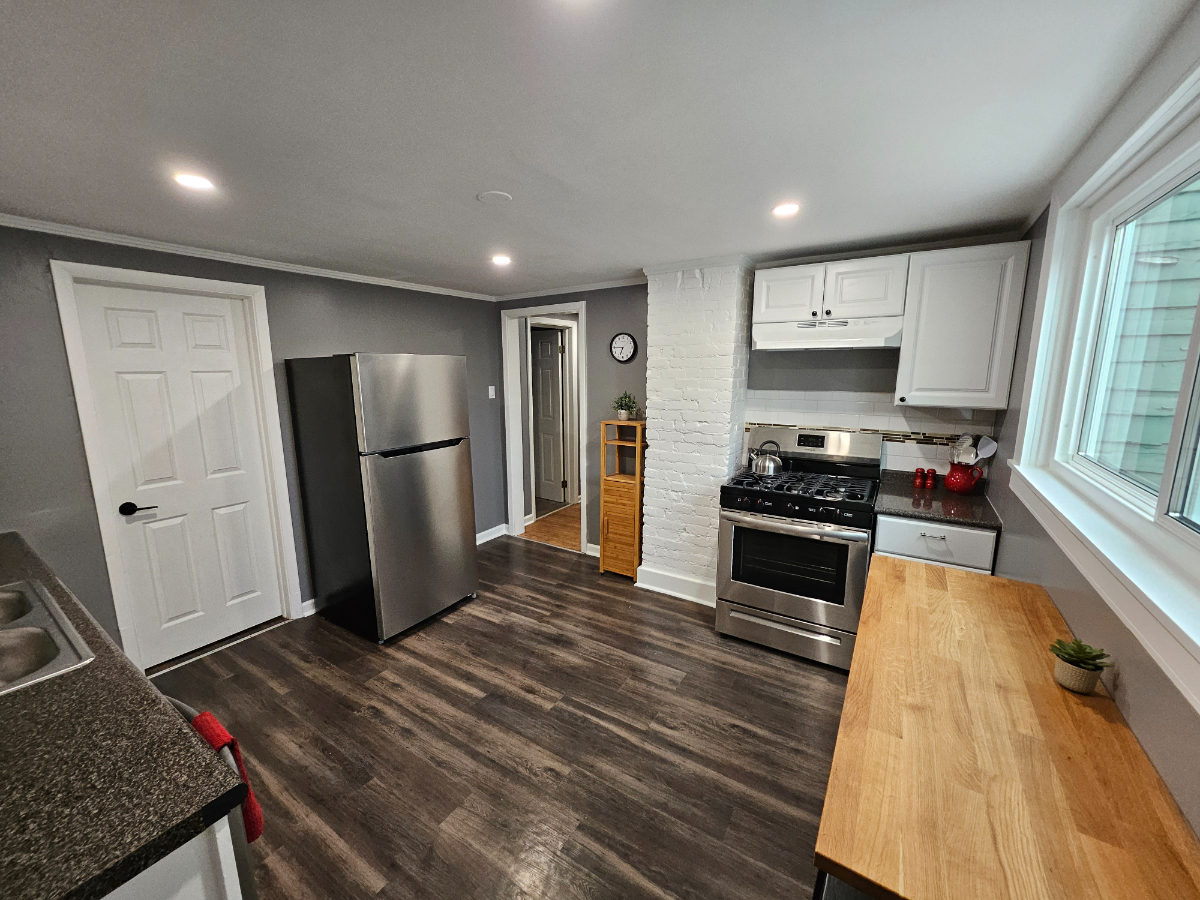 2 Bedroom in walkable Elmwood Village - Photo 4