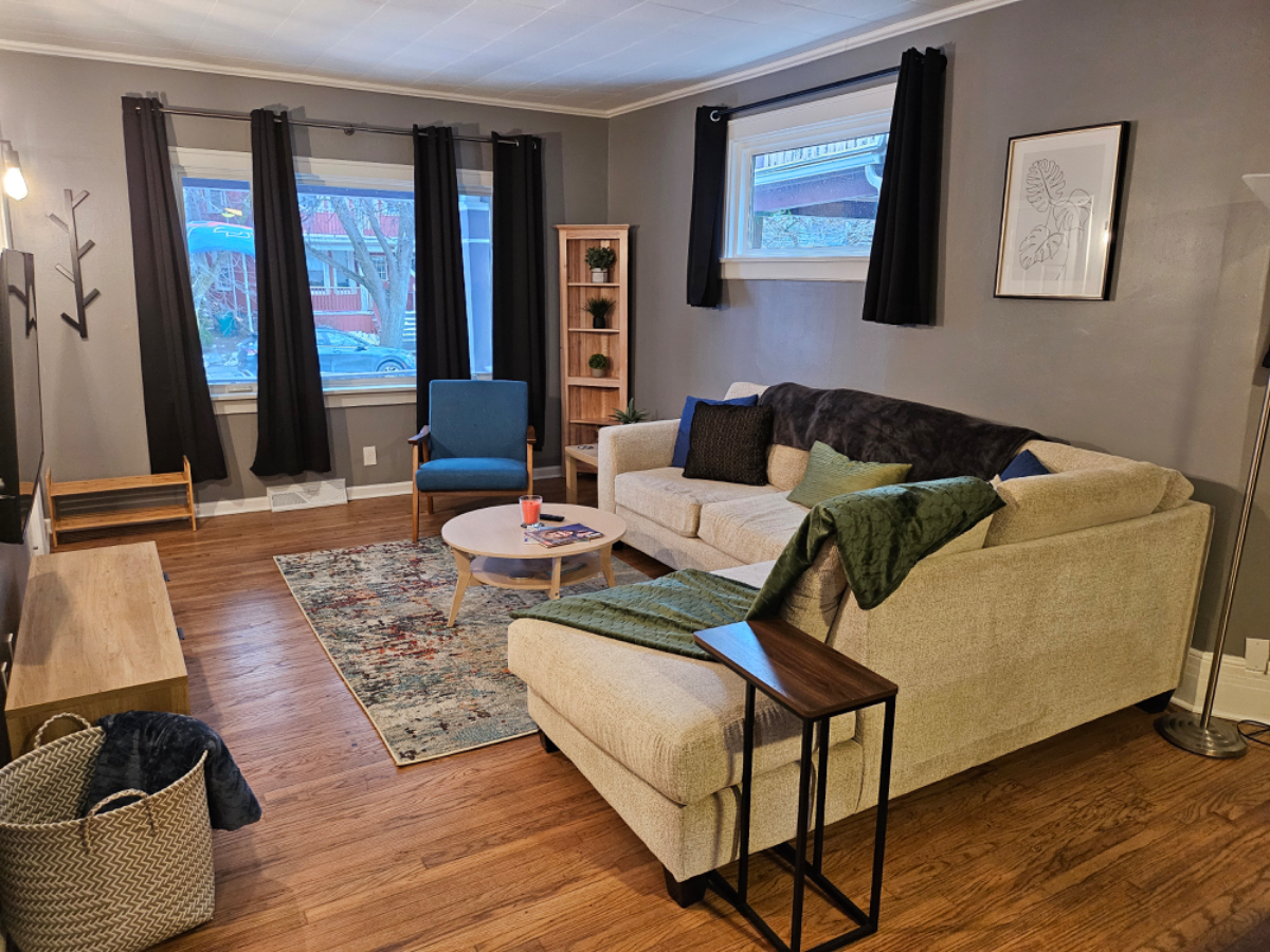 2 Bedroom in walkable Elmwood Village - Photo 1