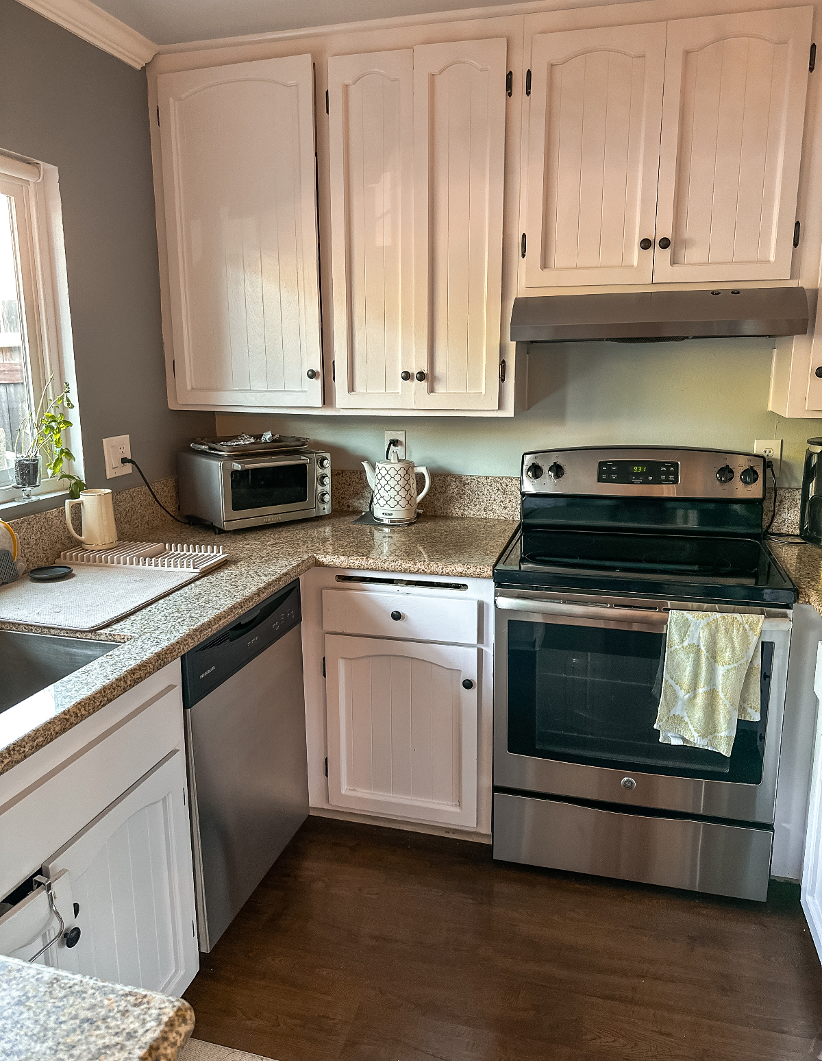 Cozy Townhome 1 Bedroom & Private Office (Incl. Cleaning) - Photo 4