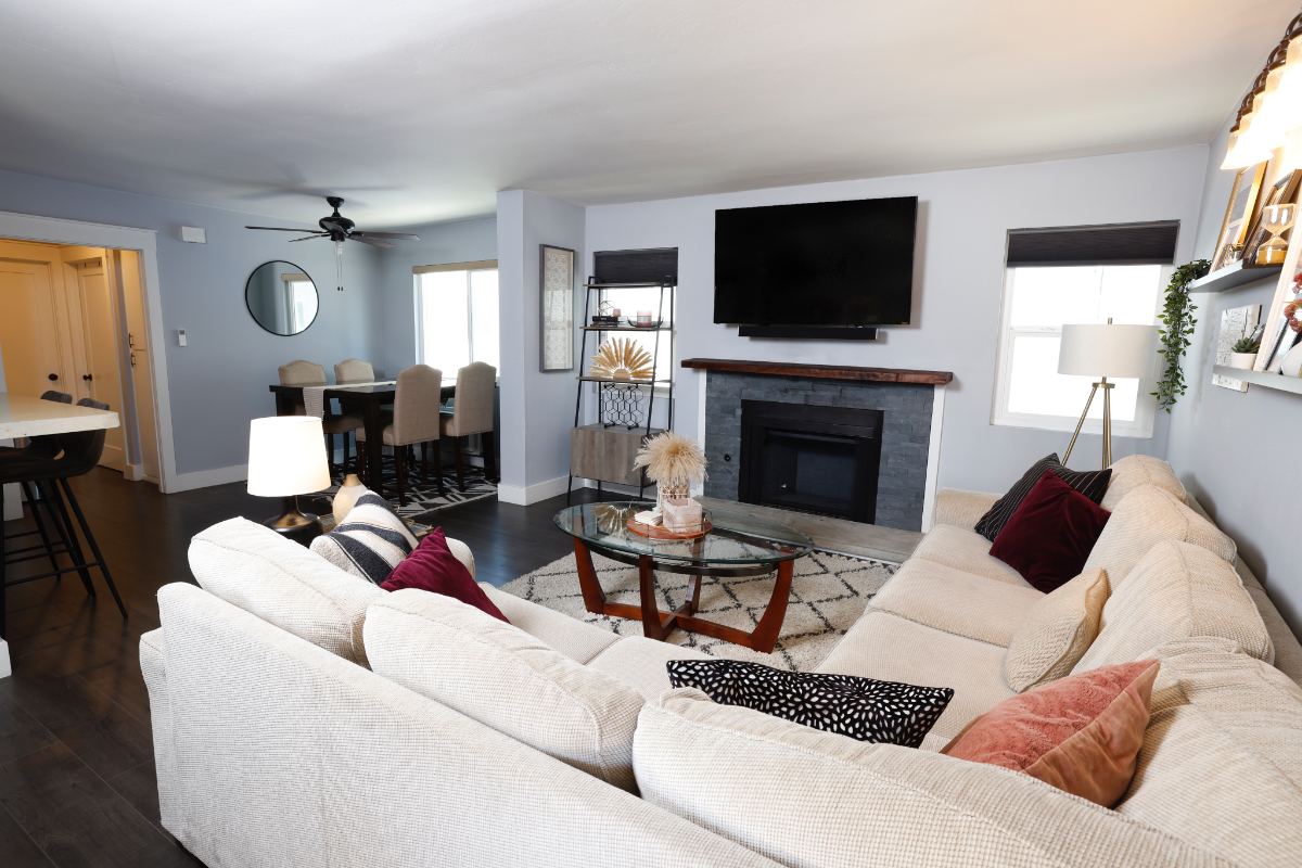 NORTH PARK FURNISHED 2 BED/2 BATH/2 GARAGE, PLUS OFF STREET PARKING SPOT AVAILABLE IN RENOVATED AND STYLISH CONDO - Photo 1