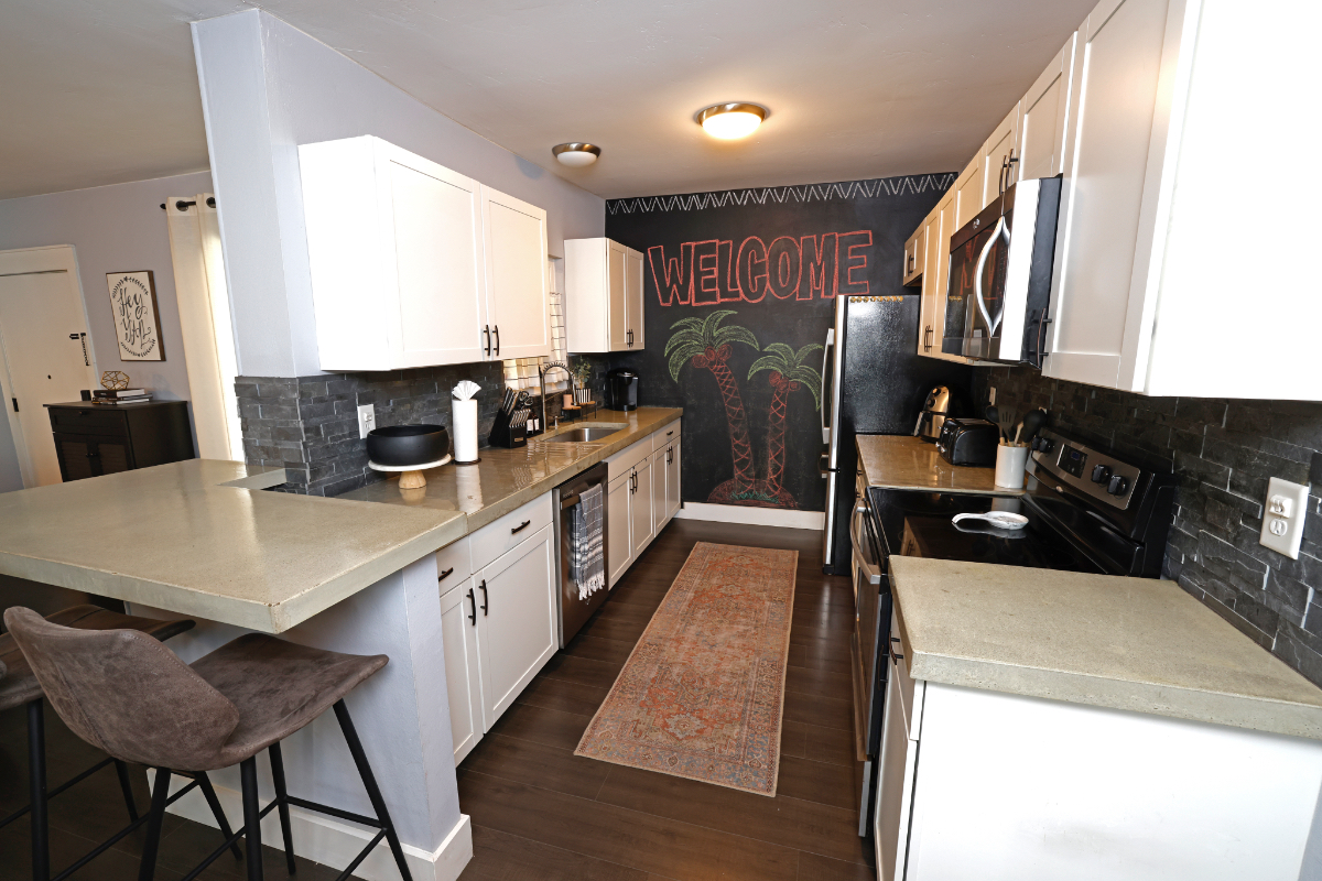 NORTH PARK FURNISHED 2 BED/2 BATH/2 GARAGE, PLUS OFF STREET PARKING SPOT AVAILABLE IN RENOVATED AND STYLISH CONDO - Photo 3