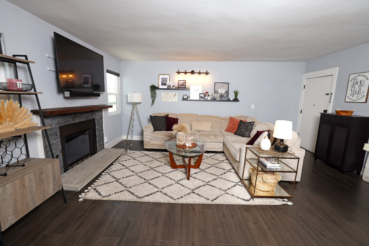 NORTH PARK FURNISHED 2 BED/2 BATH/2 GARAGE, PLUS OFF STREET PARKING SPOT AVAILABLE IN RENOVATED AND STYLISH CONDO - Photo 2