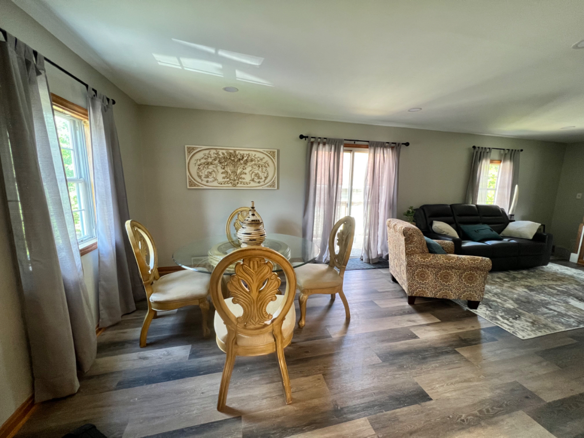 Remodeled home in quiet residential community near hospitals - Photo 9