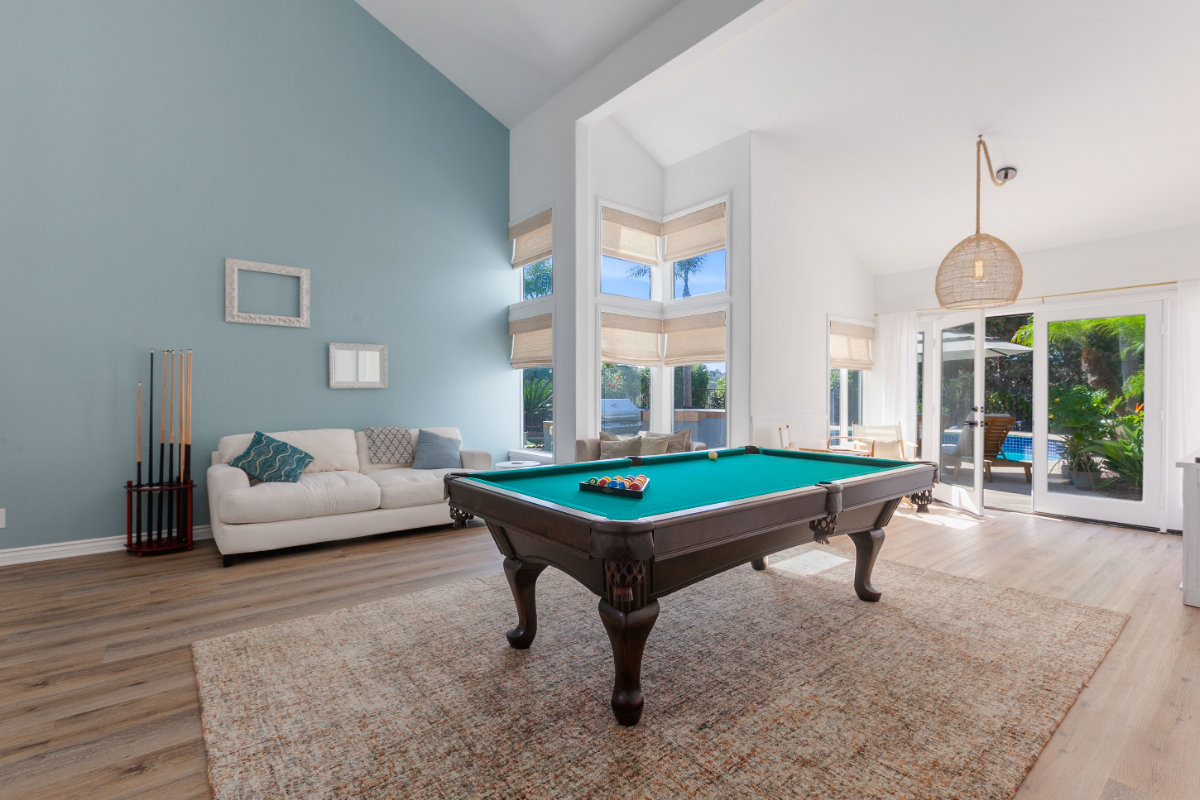 Beautifully designed Vista home with luxury furnishings - Photo 6