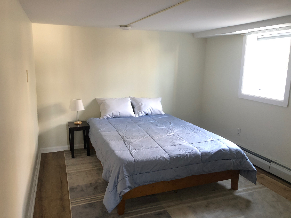 Spacious One-Bedroom Apartment - Photo 2