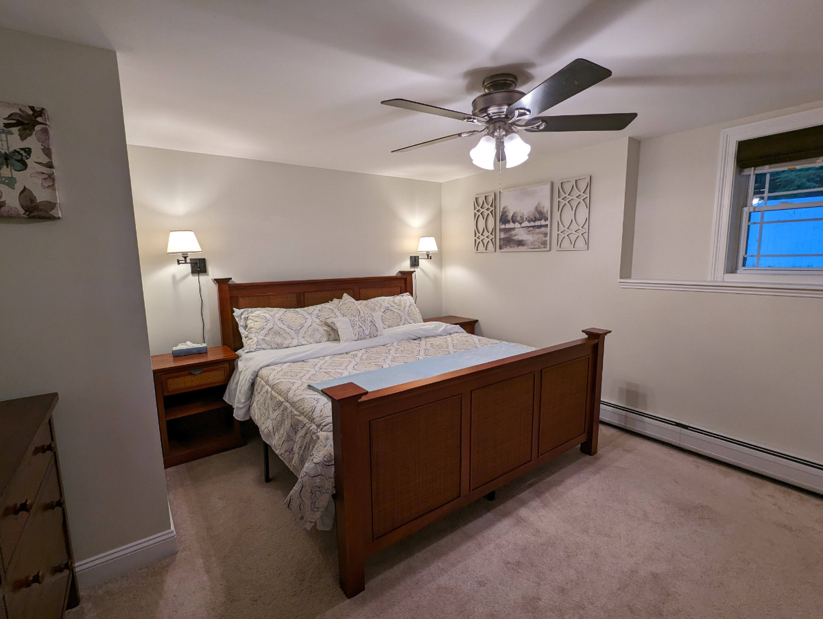 Cottage, 2 bed, 2 bath with Deck and Yard - Photo 4