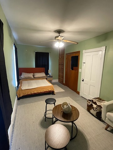 Fully Furnished Room with other nurses - Photo 5