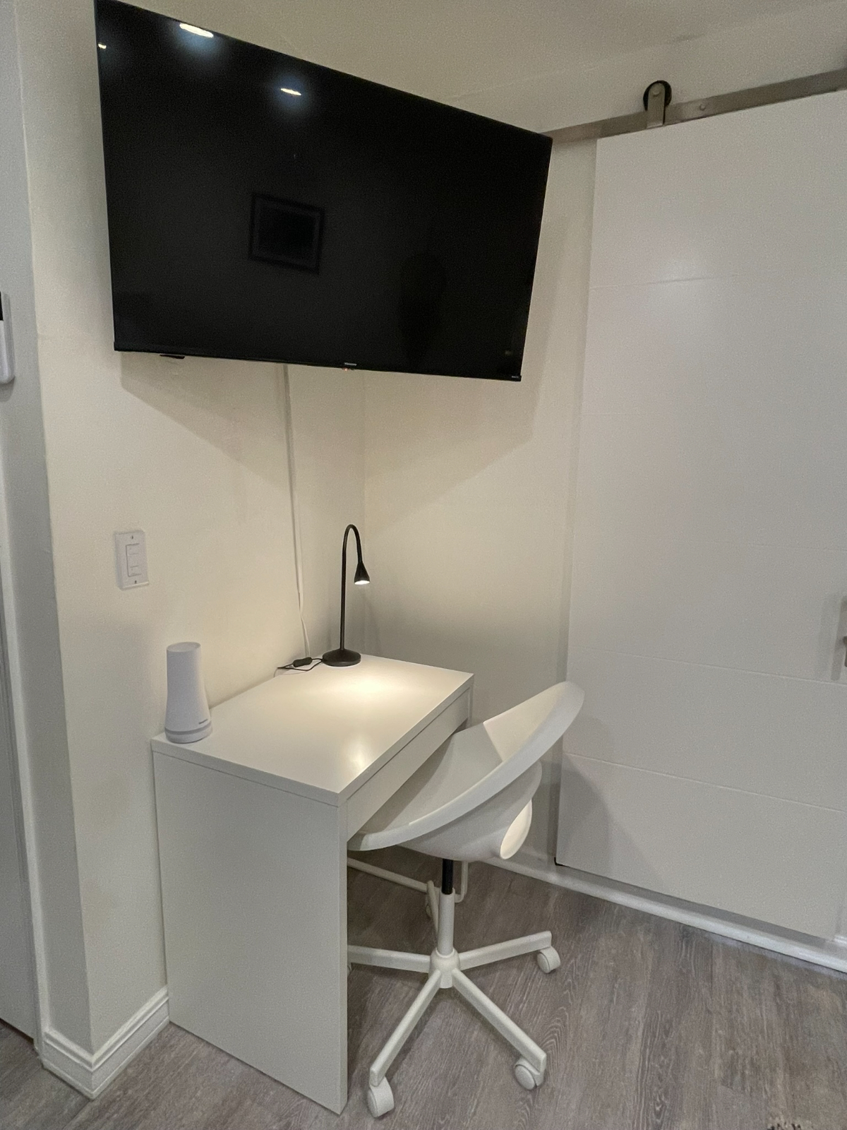 The Cozy Nest Studio  in the Heart of it All - Union Street Historical District - Poughkeepsie - Photo 10