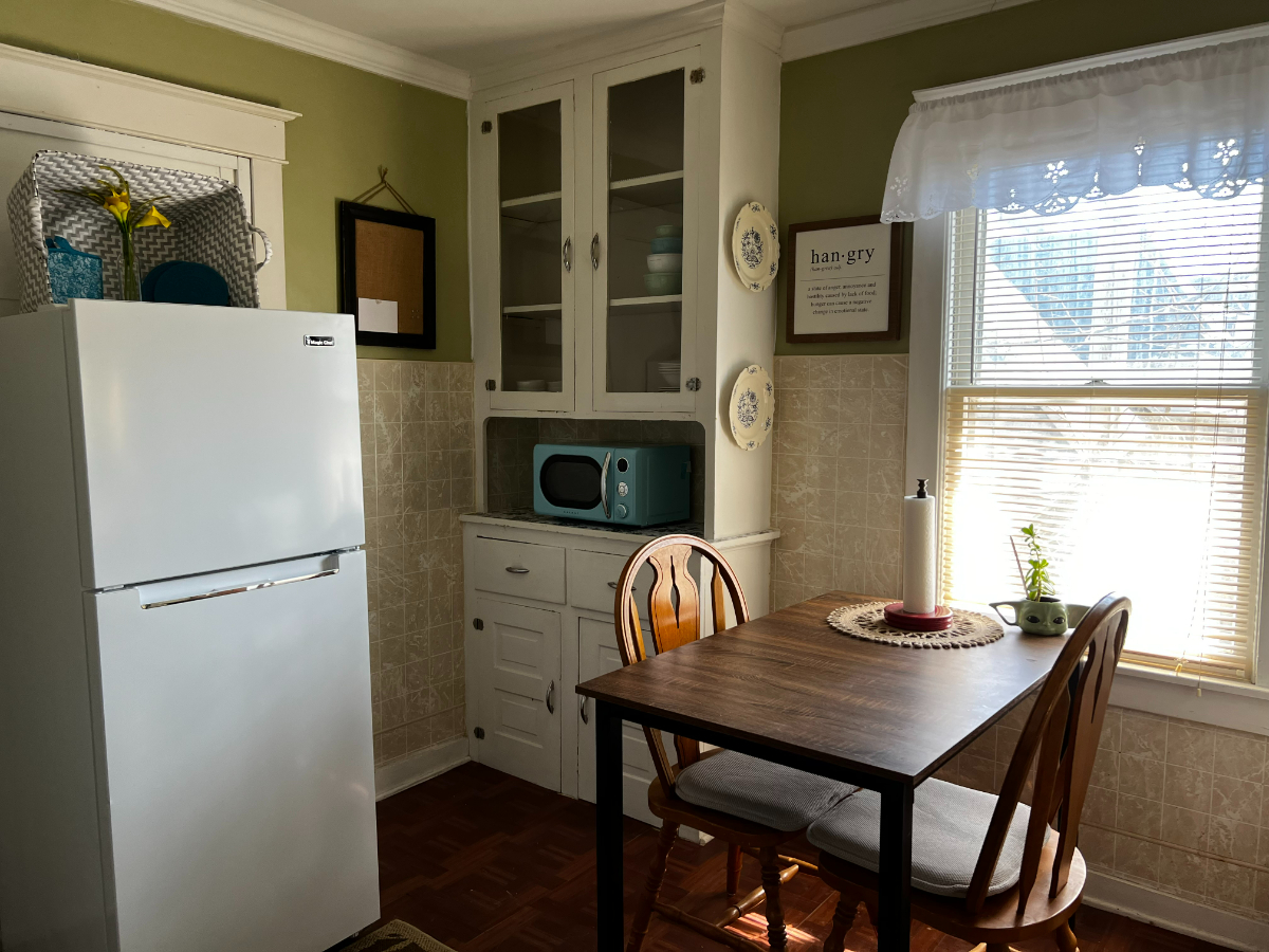 1 Bedroom Efficiency Apartment - Photo 3