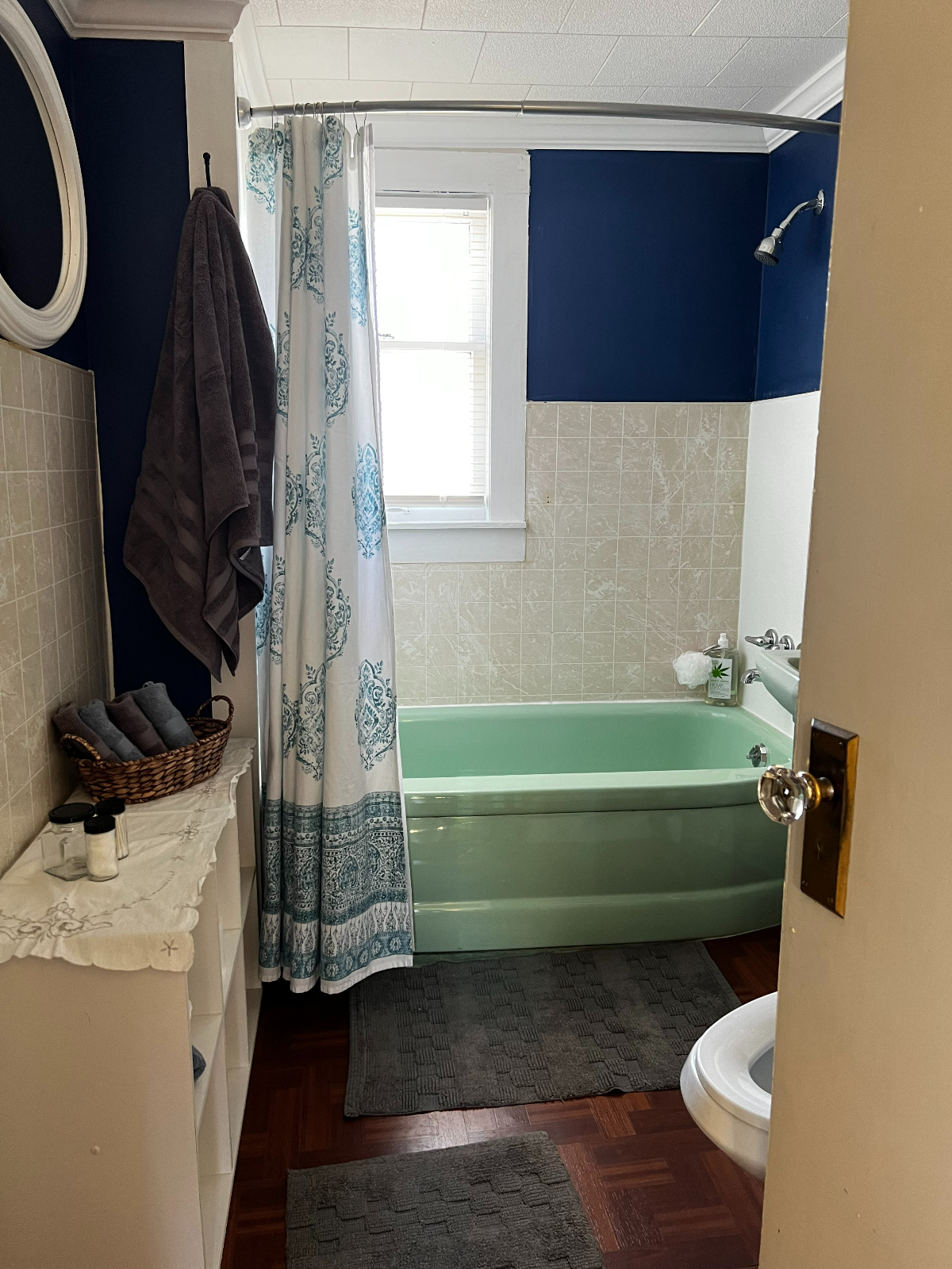 1 Bedroom Efficiency Apartment - Photo 2