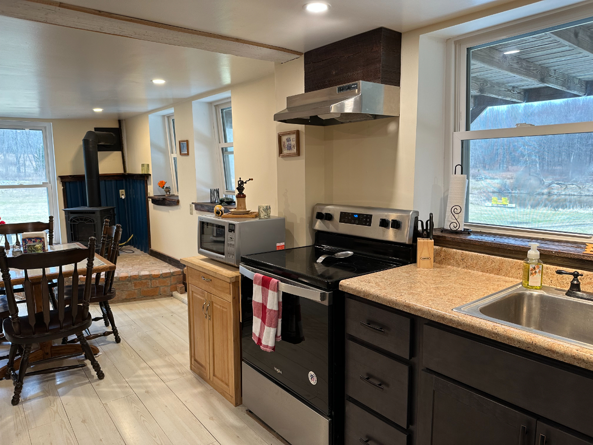 Cozy and Comfortable Apartment with Beautiful Outdoor Space Available for Rent - Photo 7