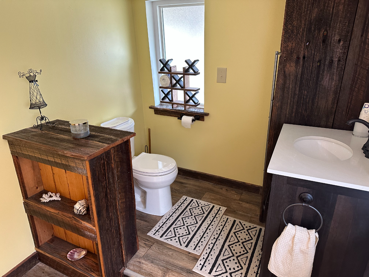 Cozy and Comfortable Apartment with Beautiful Outdoor Space Available for Rent - Photo 11