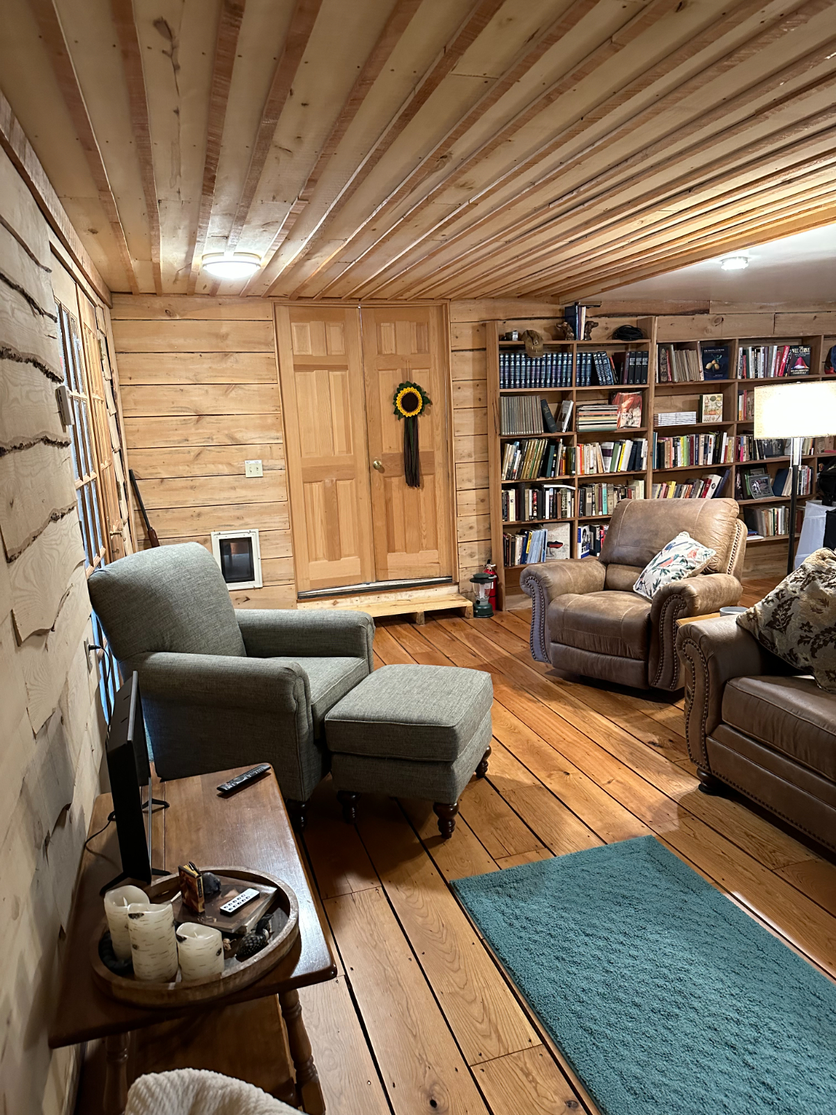 Cozy and Comfortable Apartment with Beautiful Outdoor Space Available for Rent - Photo 2