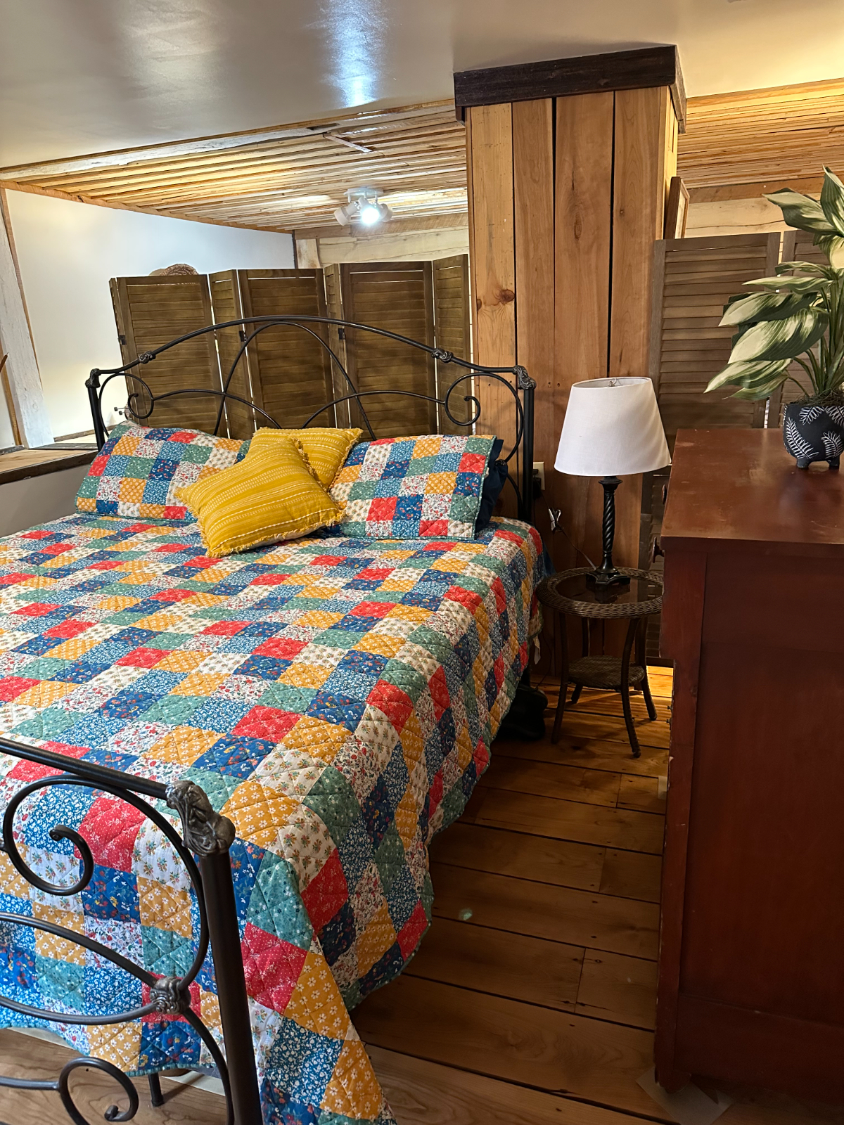 Cozy and Comfortable Apartment with Beautiful Outdoor Space Available for Rent - Photo 9