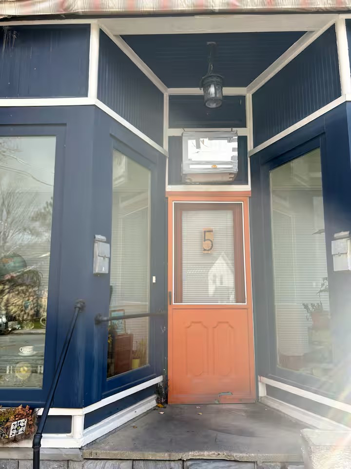 2nd FL 1 Bdrm Apt. w/ washer & dryer, All Utilities Included - Photo 1