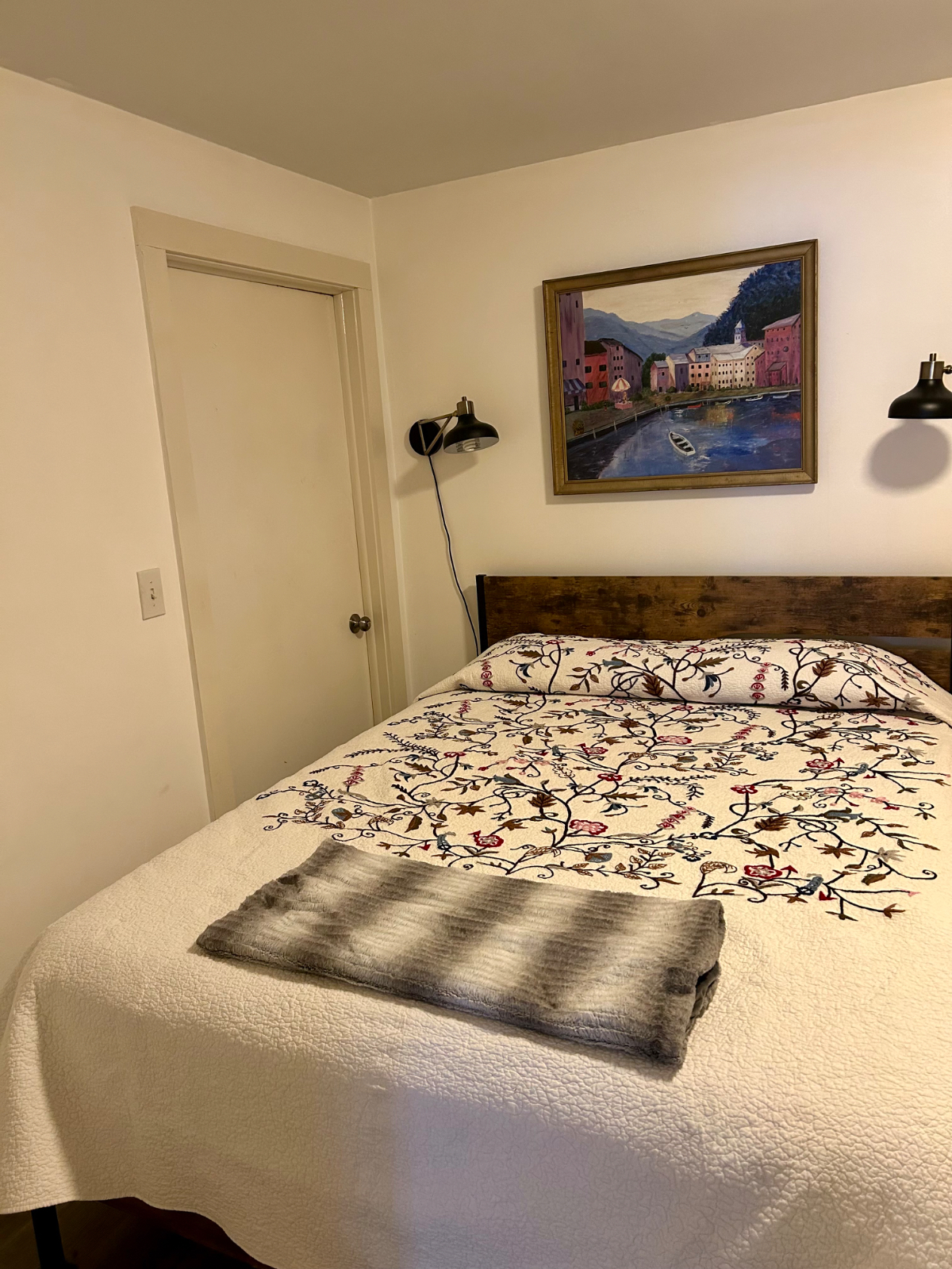 2nd FL 1 Bdrm Apt. w/ washer & dryer, All Utilities Included - Photo 8