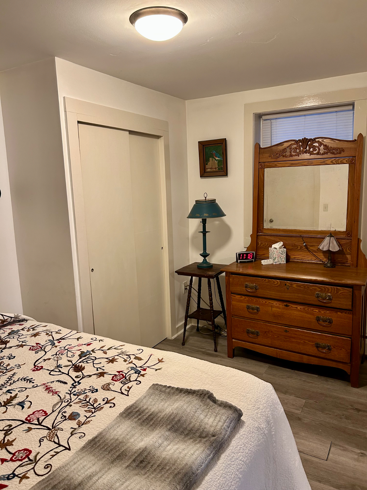 2nd FL 1 Bdrm Apt. w/ washer & dryer, All Utilities Included - Photo 9