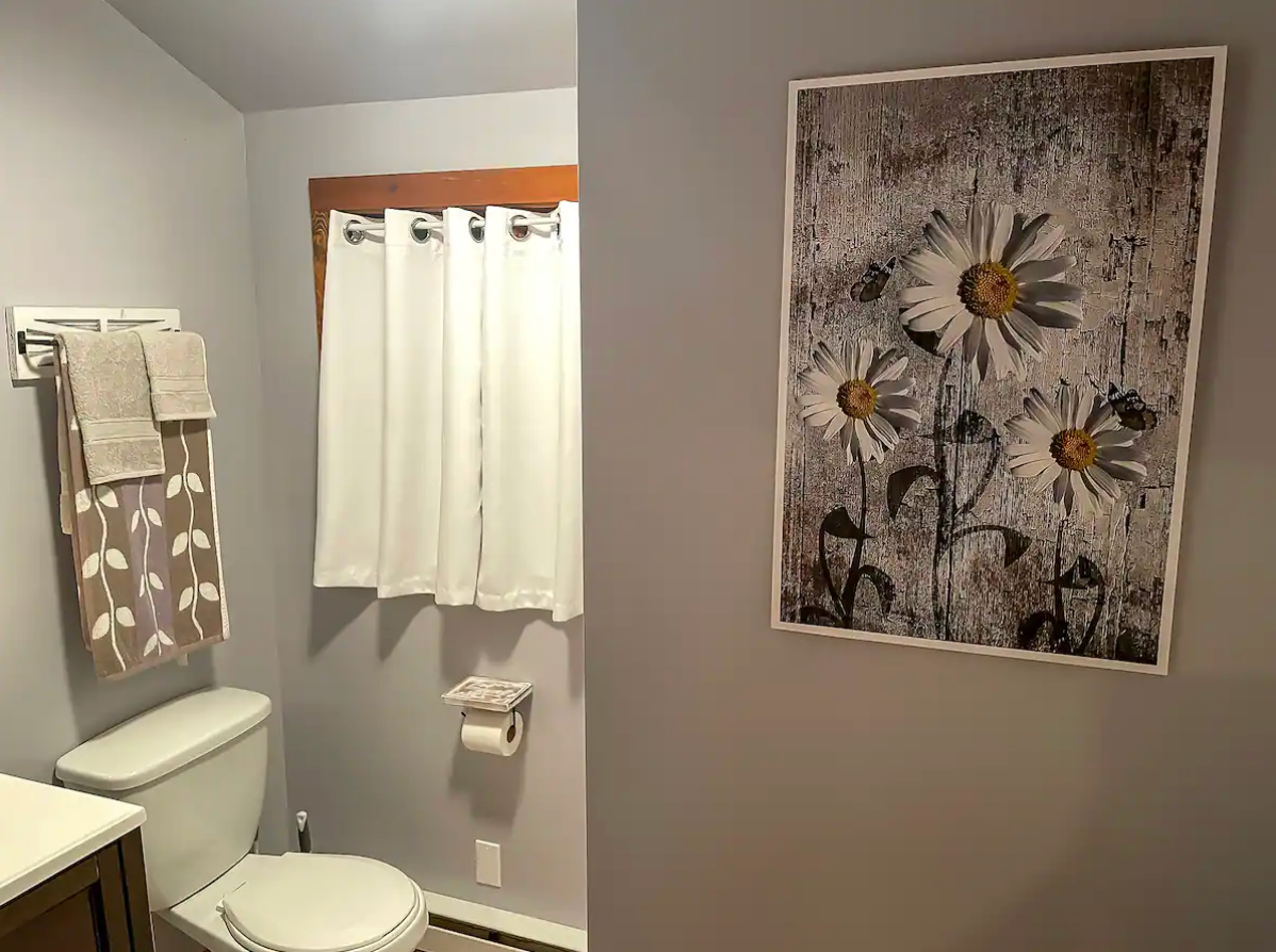 1-Bedroom Cottage - Photo 9