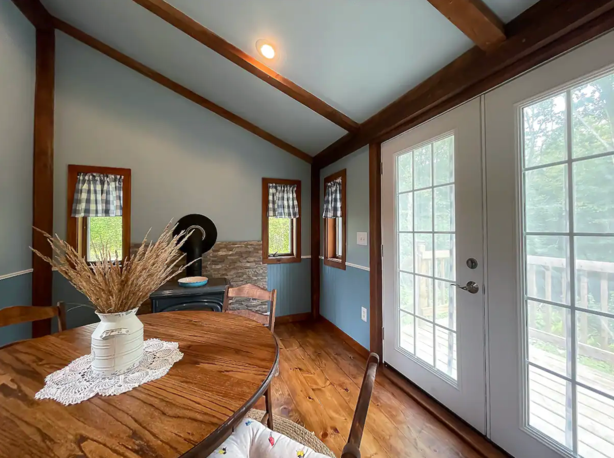 1-Bedroom Cottage - Photo 5