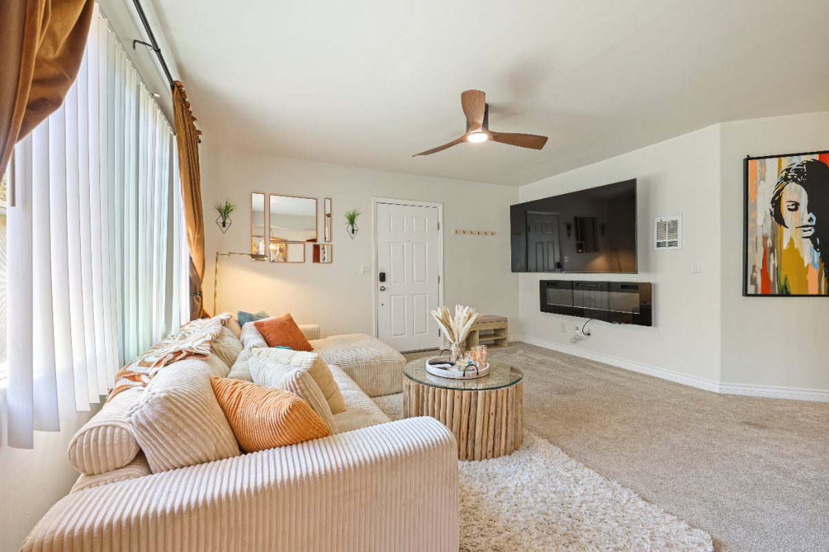 2BR/2BA Quiet North Park Luxury Condo - Photo 3