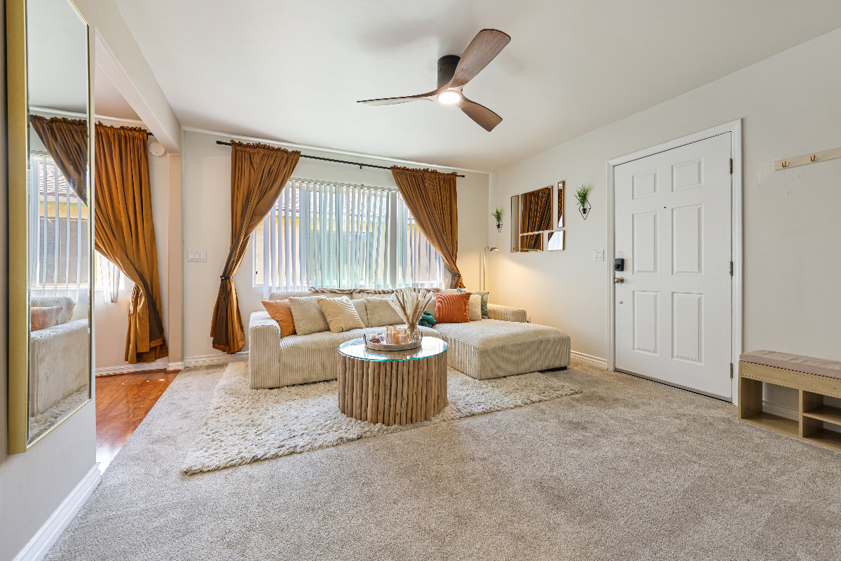 2BR/2BA Quiet North Park Luxury Condo - Photo 2